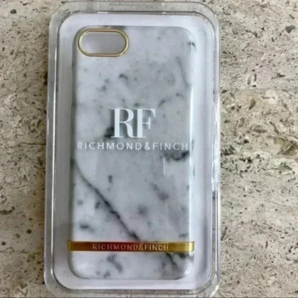 Brand new: R&F iPhone 7 WHITE GLOSSY MA…